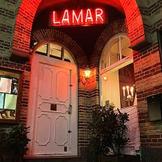 Picture of the restaurants facade